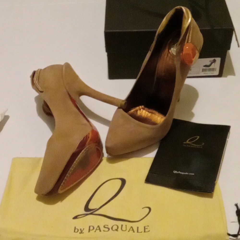 Q by Pasquale  Penelope dk camel heels vvy Pasquale new size 6.5